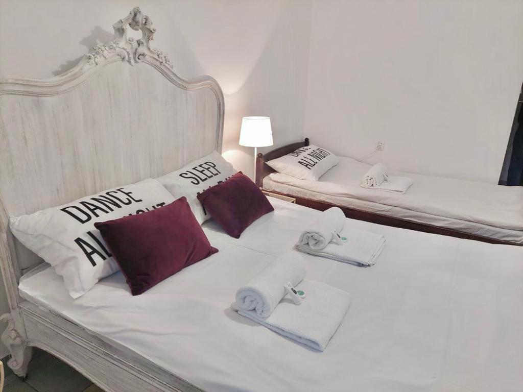 Pod Roza Economy Bed & Breakfast Łeba Exterior foto