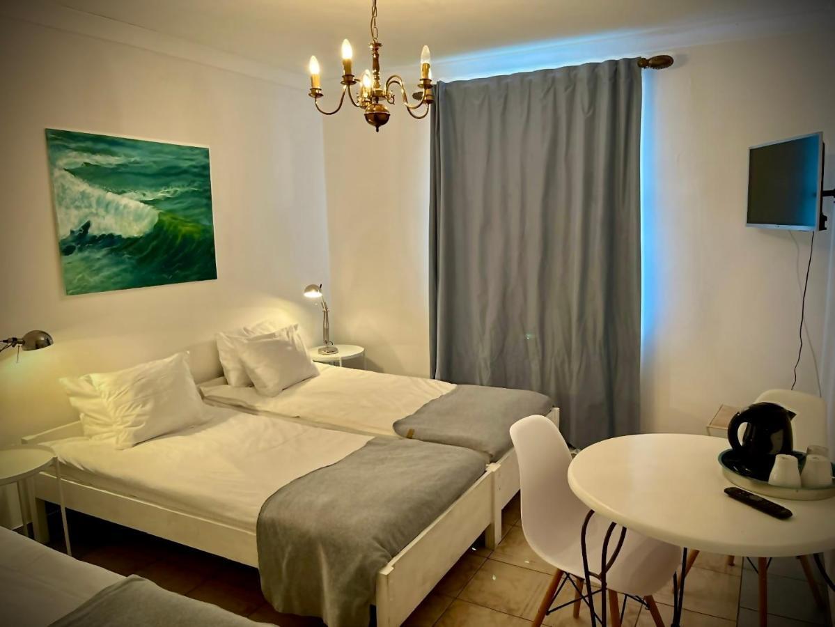 Pod Roza Economy Bed & Breakfast Łeba Exterior foto